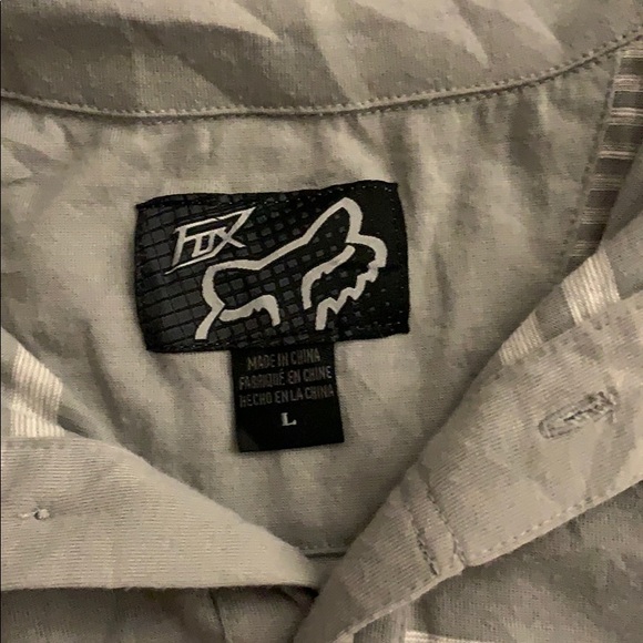 Grey fox polo ♓️♓️♓️ - Picture 3 of 4